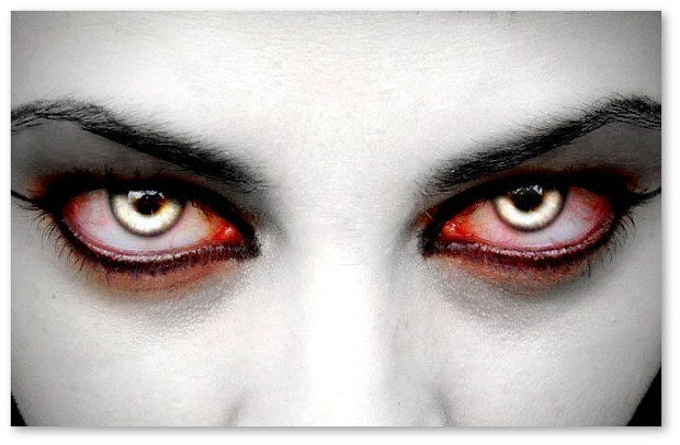 eyes of vampire valkyria by vamphun