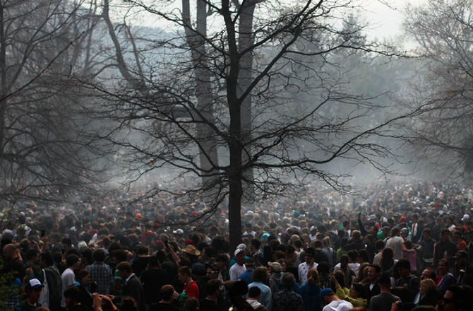mass-pot-smoking