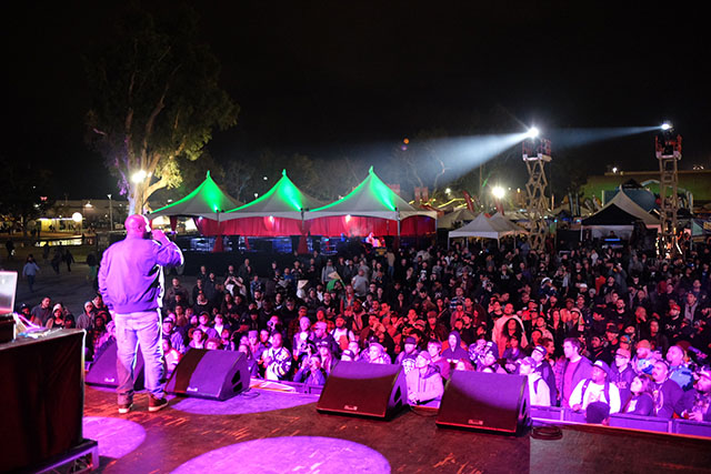 Первые капли небольшого дождя не помешали группе De La Soul собрать внушительную толпу поклонников хорошей музыки