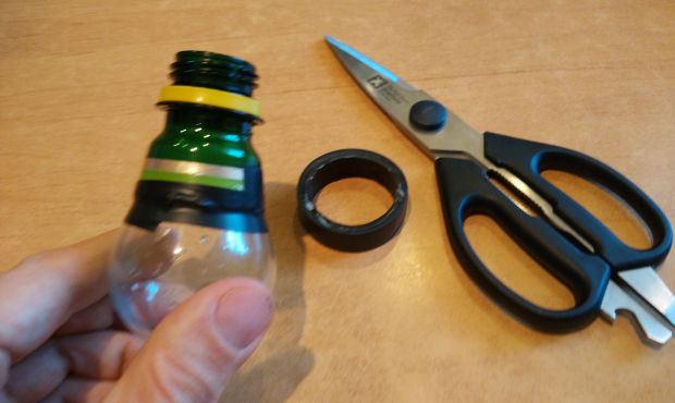 Как сделать бонг из бутылки. Прикручиваем горлышко