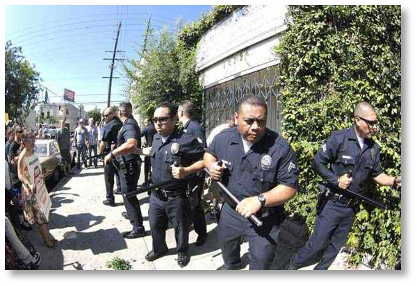 dea-police-raid-marijuana-drug-dispensary