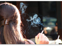 Пассивное курение: Дым марихуаны вредит сосудам так же, как и табачный